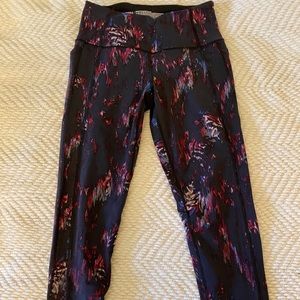 Knockout by VS leggings with side pocket